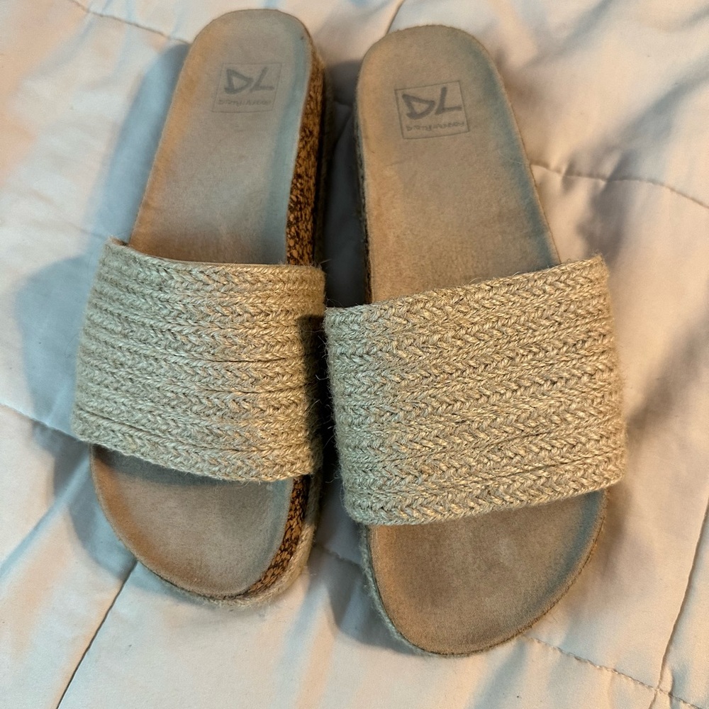 Dirty Laundry Diamonds Slides - size 8 1/2 Great condition - Jute and Cork